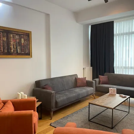 Luxury Fully Furnished Lägenhet *